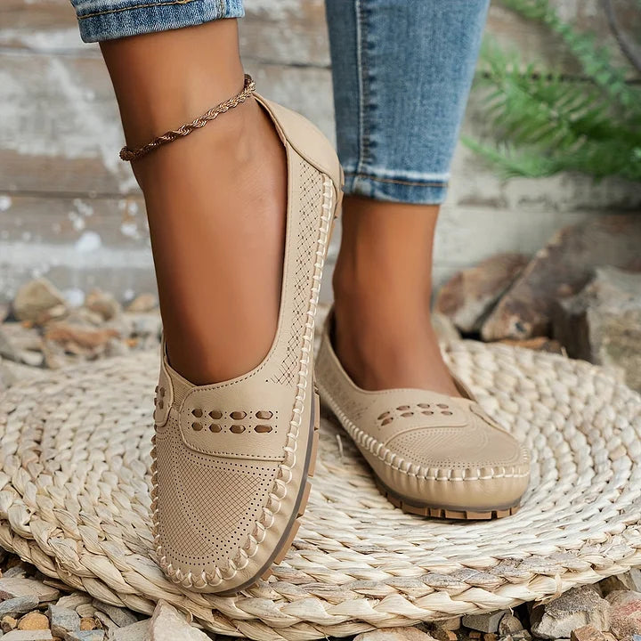 Aina | Everyday Ease Slides