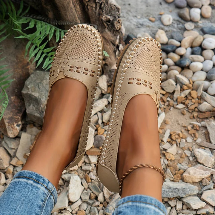 Aina | Everyday Ease Slides
