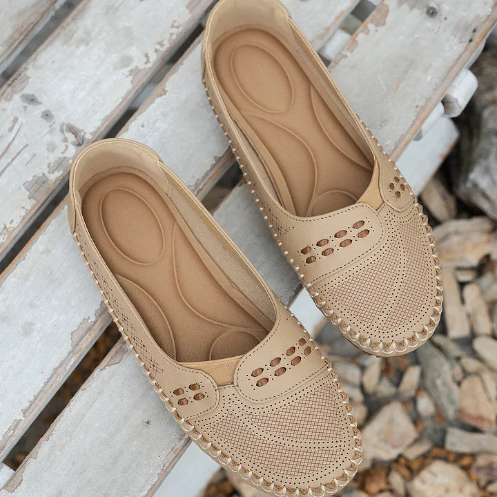 Aina | Everyday Ease Slides