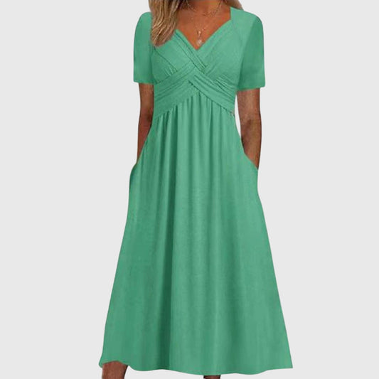amanda-flattering-dress-01.webp