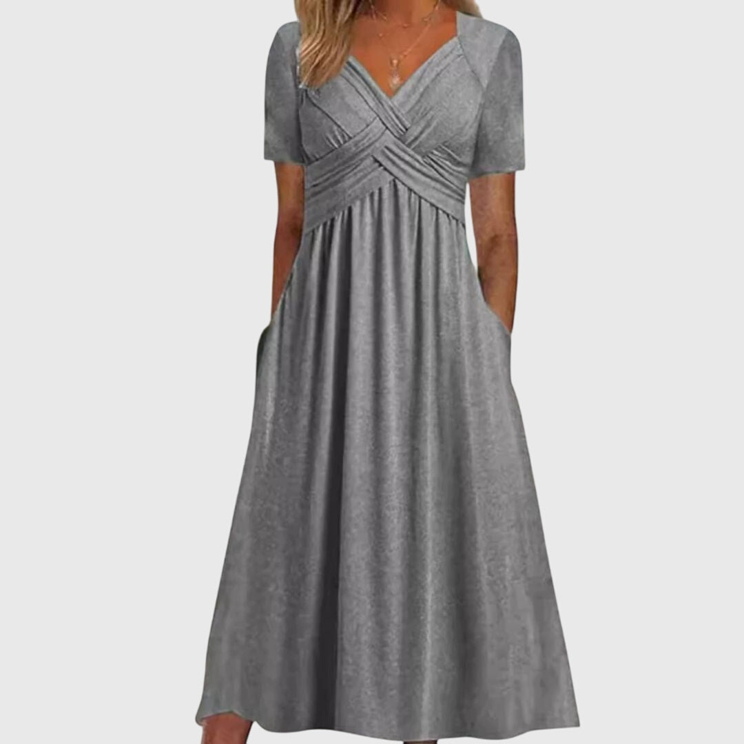 amanda-flattering-dress-03.webp