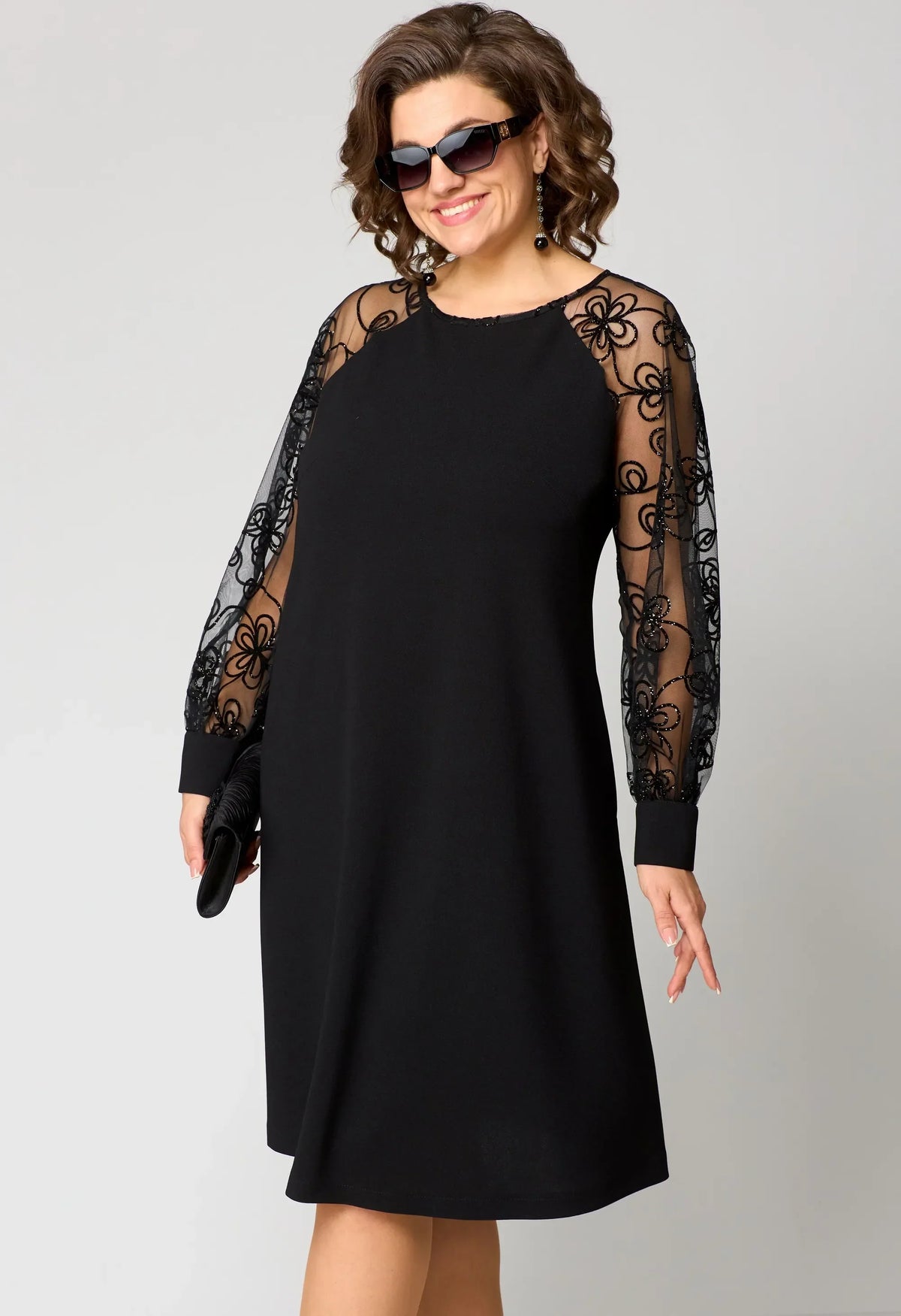 edyth-elegant-lace-dress-02.webp