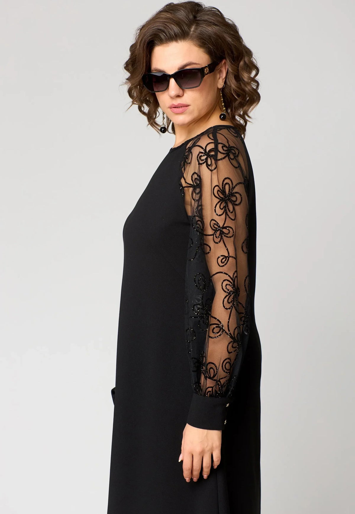 edyth-elegant-lace-dress-04.webp
