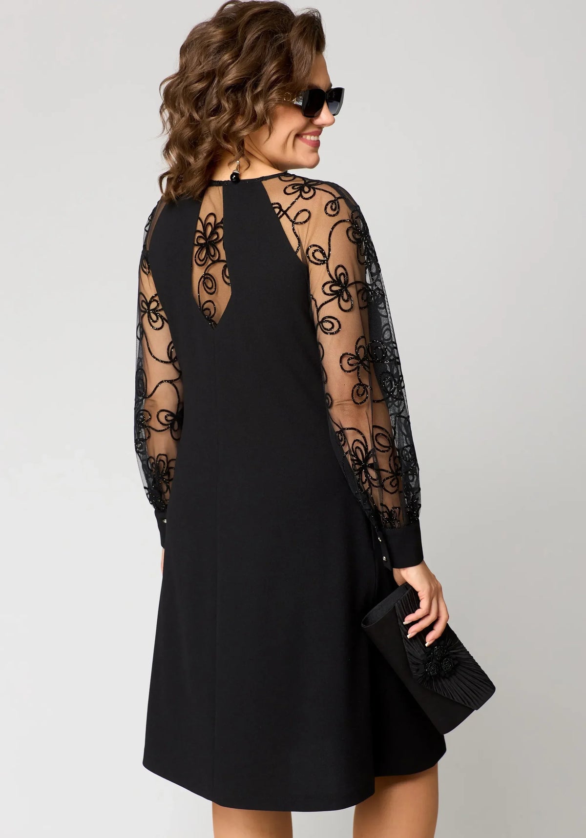 edyth-elegant-lace-dress-06.webp
