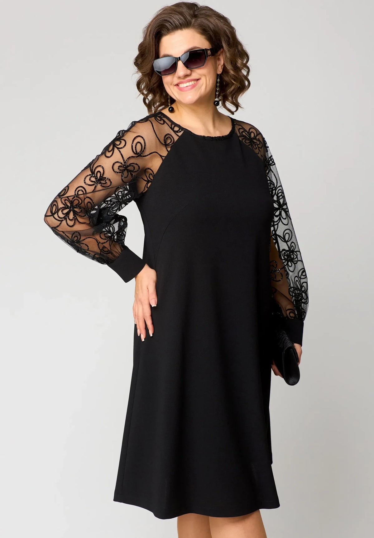 edyth-elegant-lace-dress-08.webp