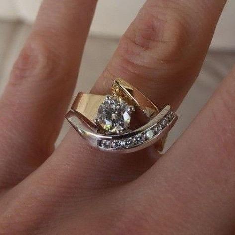 Lynn | Irregular Two-Tone Zirconia-Style Ring