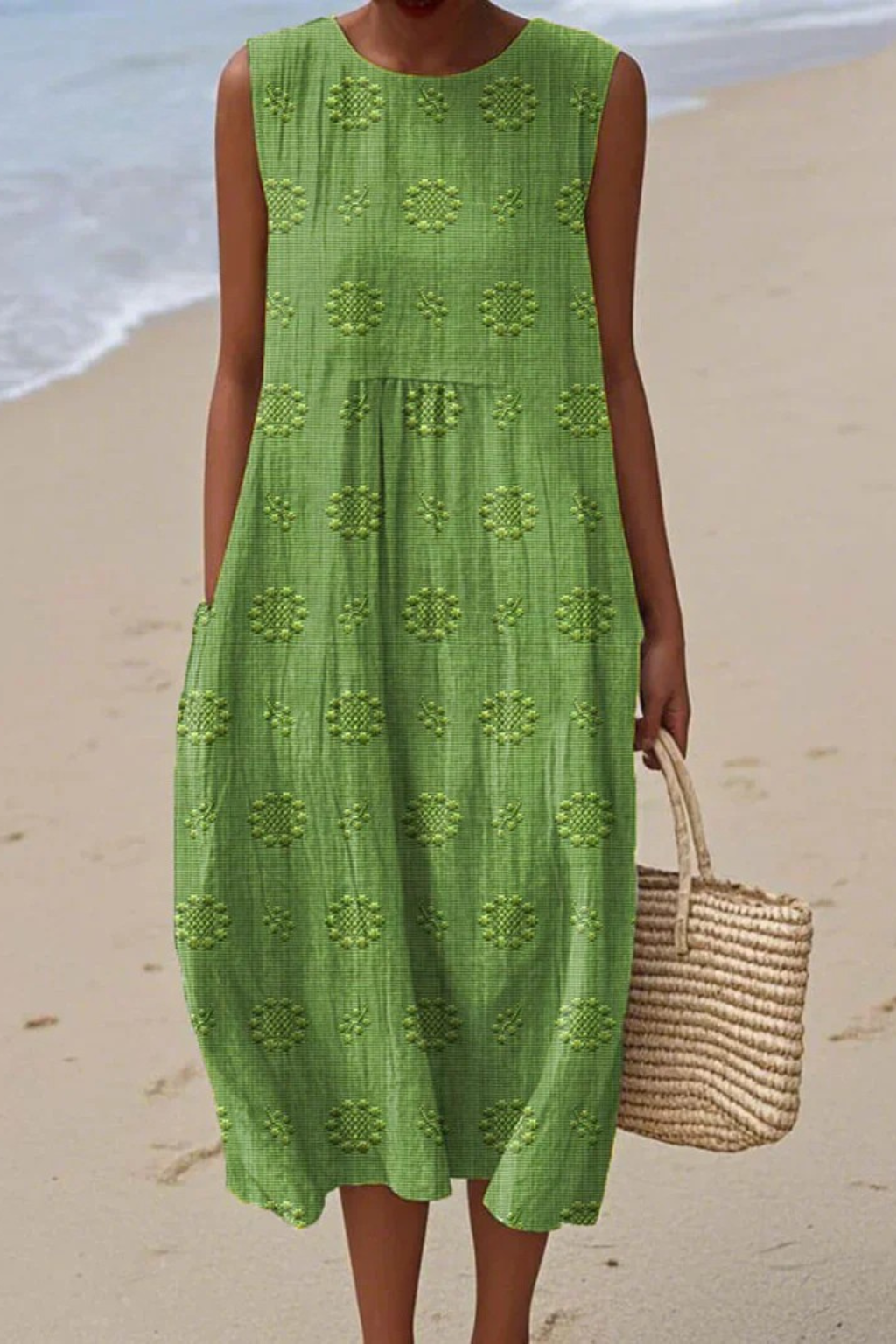 piper-sleeveless-dress-with-embroidery-01.webp