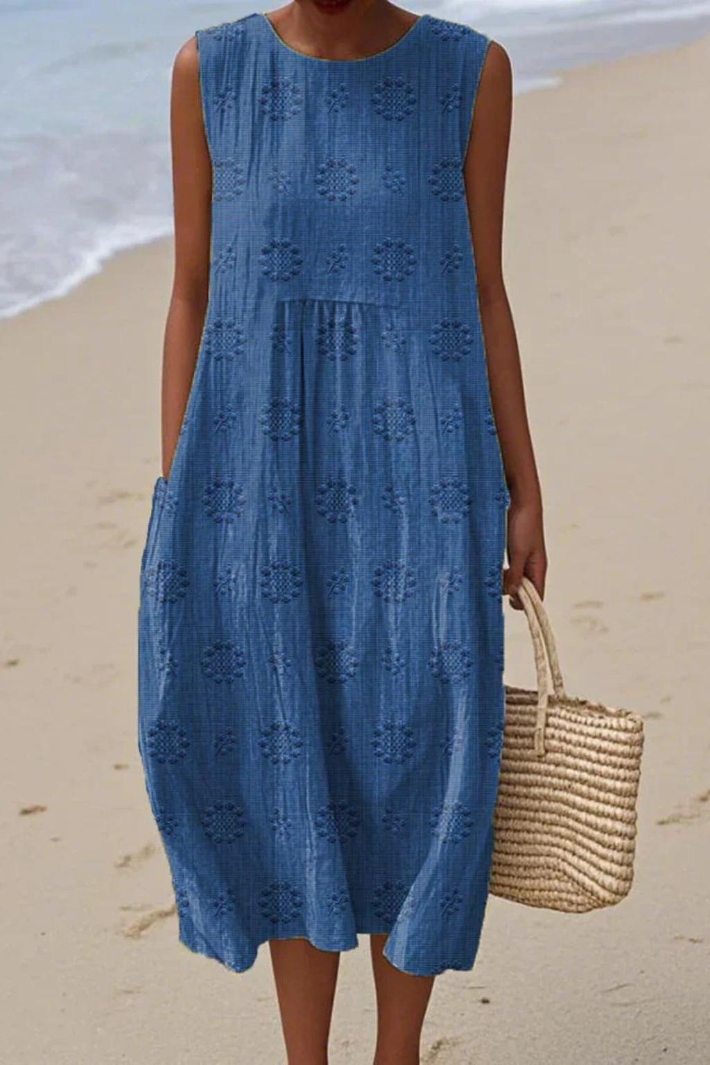 piper-sleeveless-dress-with-embroidery-03.webp